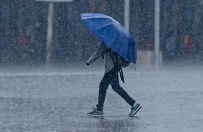 Vaguada provocará fuertes aguaceros este miércoles; reducen alertas meteorológicas